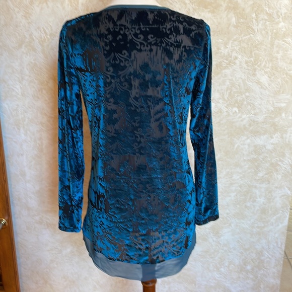 Vera Wang 👚Top👚 - Picture 4 of 8